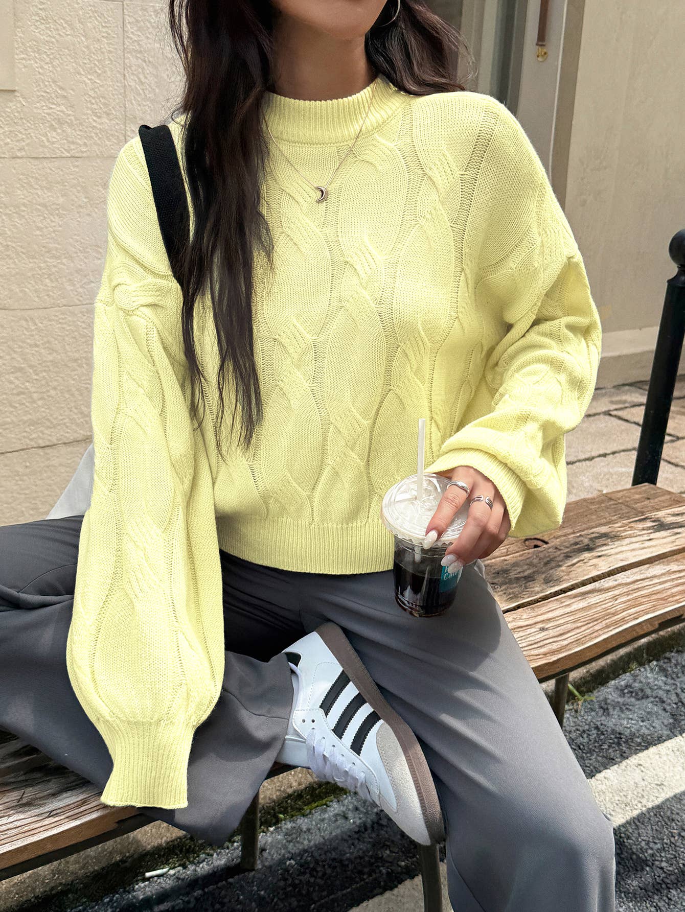 casual and simple long-sleeved base sweater