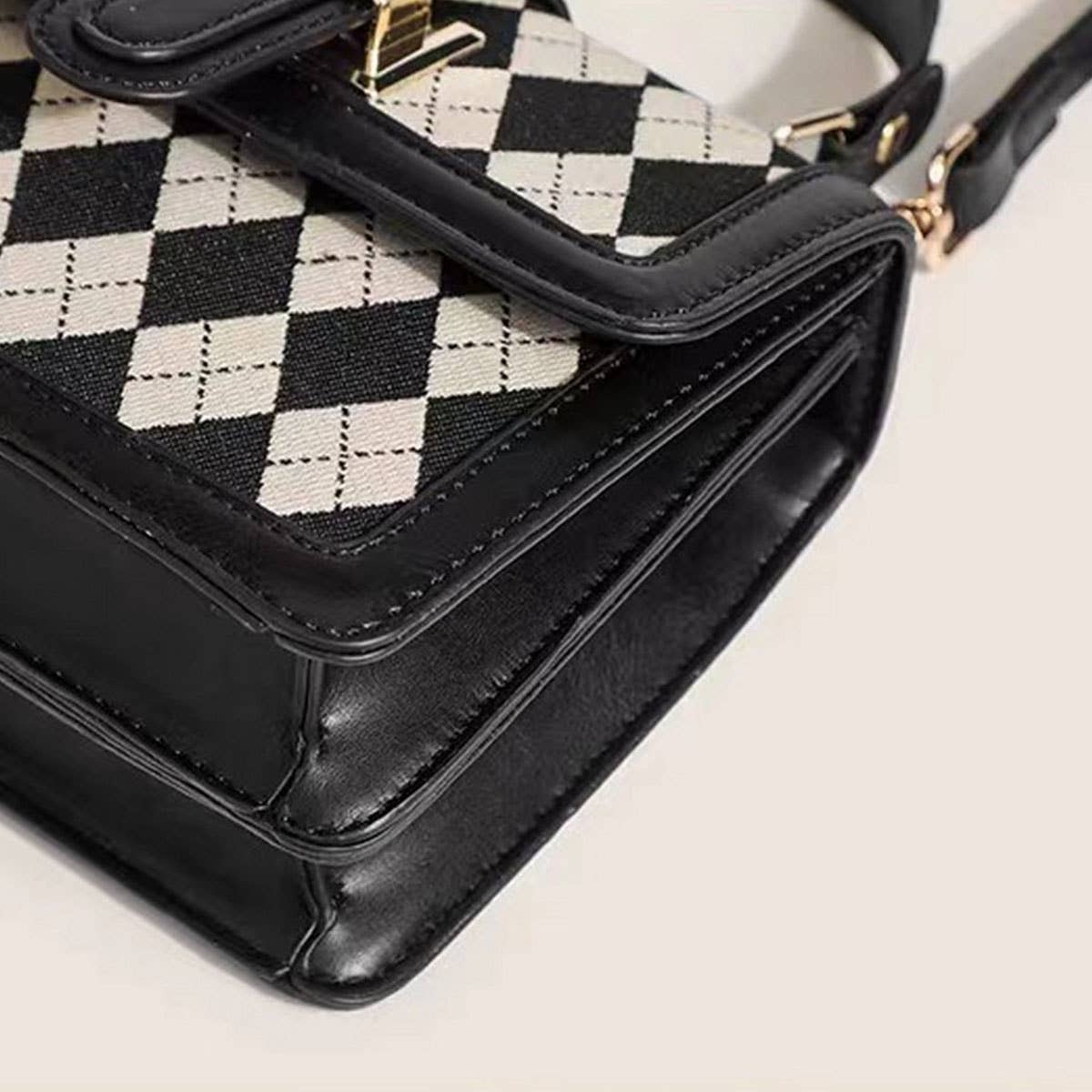 SMALL HIGH-END FASHIONABLE CHAIN SHOULDER BAG_CWAB3440