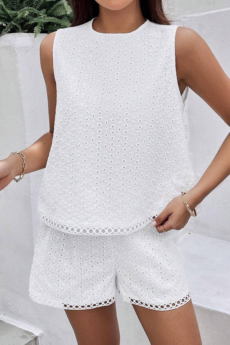 CWSTB1954_ELEGANT WHITE BACKLESS EMBROIDERED SUMMER SET