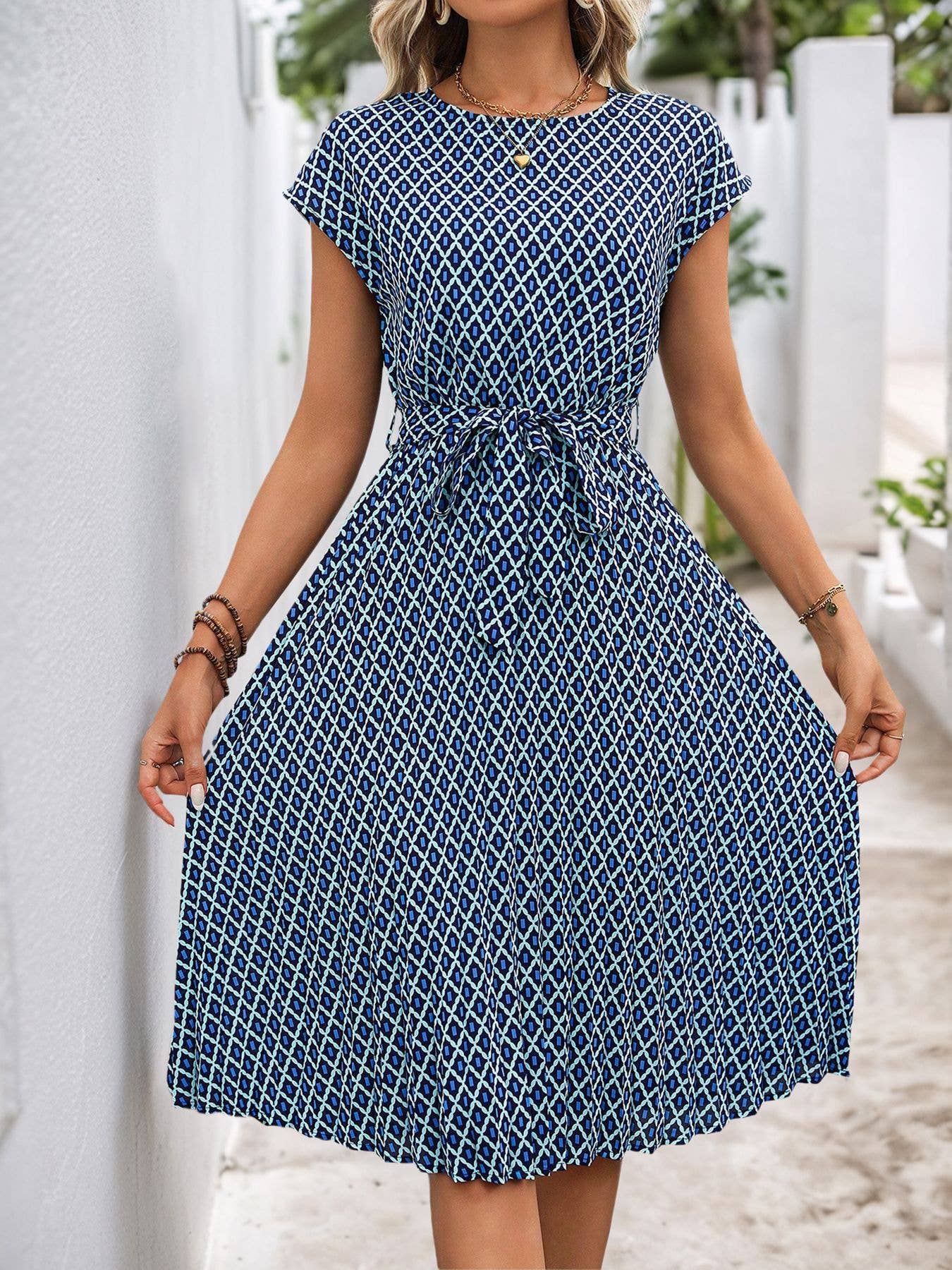 Fly-sleeve geometric print crew neck dress