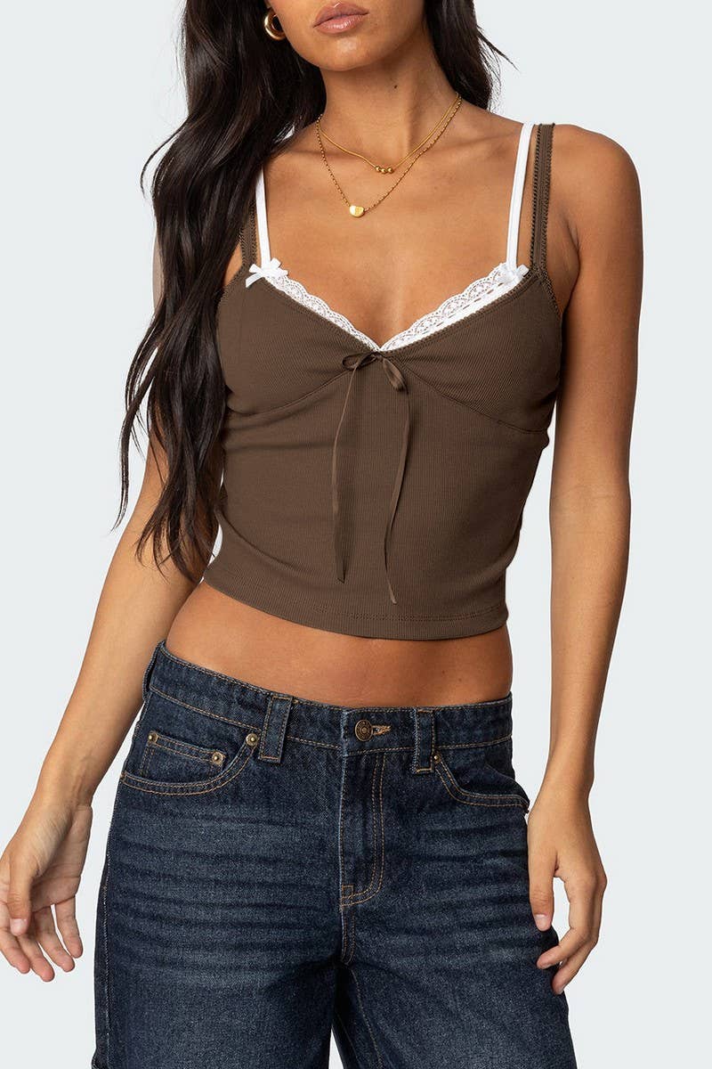 CWTTK0779_LACE-TRIMMED LOW-CUT CONTRAST-COLOR CAMISOLE TOP