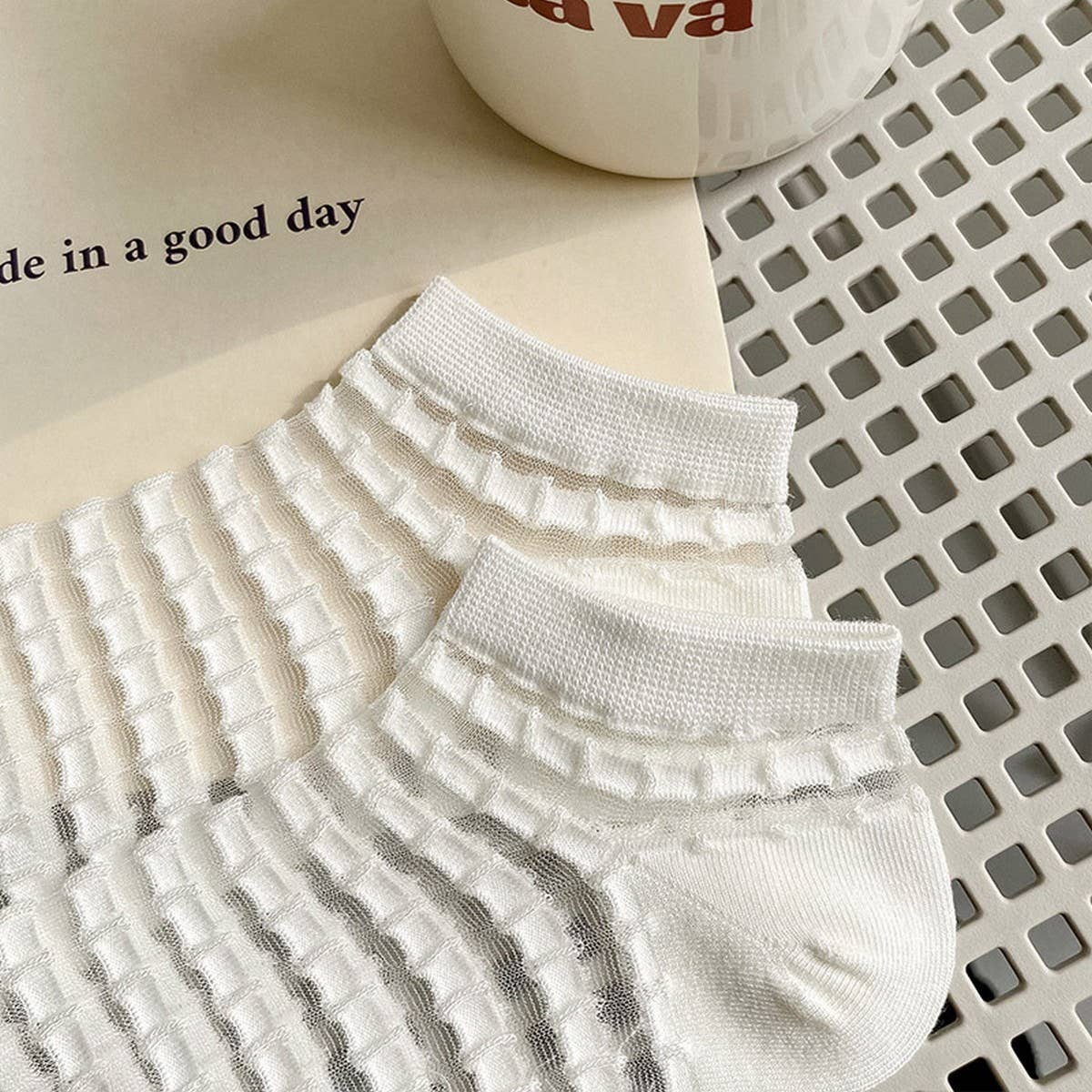 WHITE BOAT SOCKS HOLLOW MESH INVISIBLE SOCKS