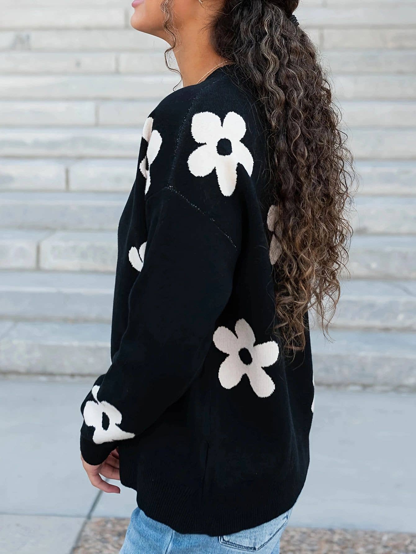 Flower-jacquard loose round-neck knitted sweater