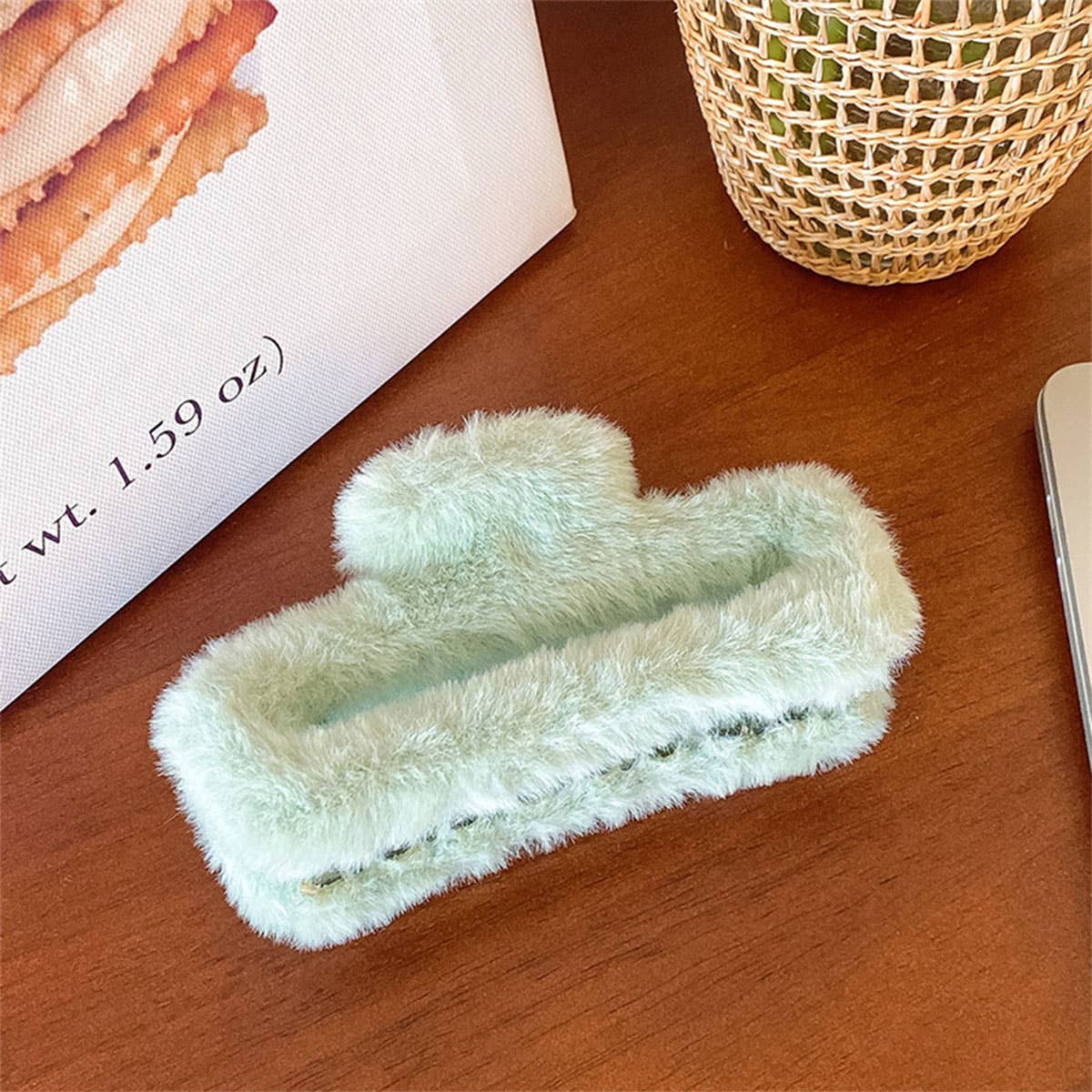 Faux Rabbit Fur Hair Claw - Elegant Winter Style_CWABE0198