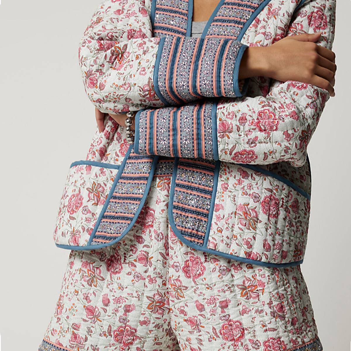 V-NECK CARDIGAN COLORBLOCK PRINT QUILTED JACKET