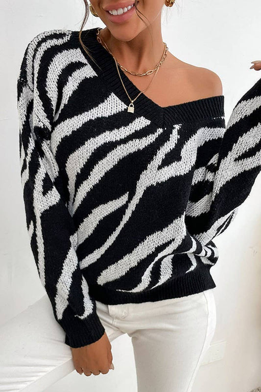CWTSTL2721_AUTUMN BASE V-NECK BLACK ZEBRA PATTERN SWEATER