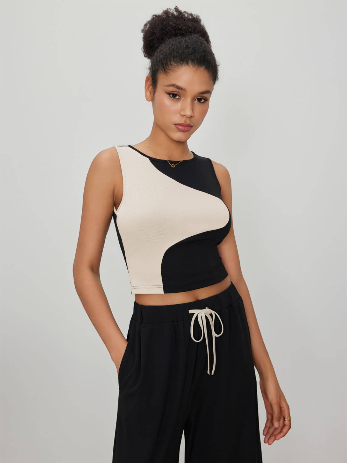 COLOR CONTRAST PATCHWORK PIT STRIP SLIM TOP