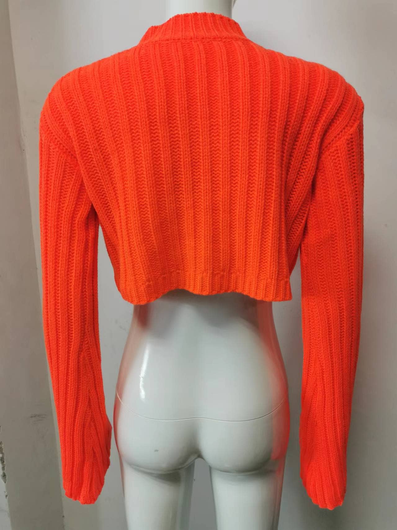 CREW-NECK TIGHT IRREGULAR CROP SWEATER