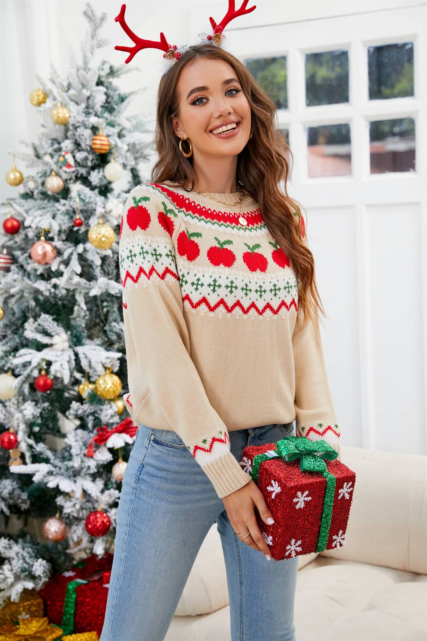 CHRISTMAS JACQUARD CREW-NECK SWEATER