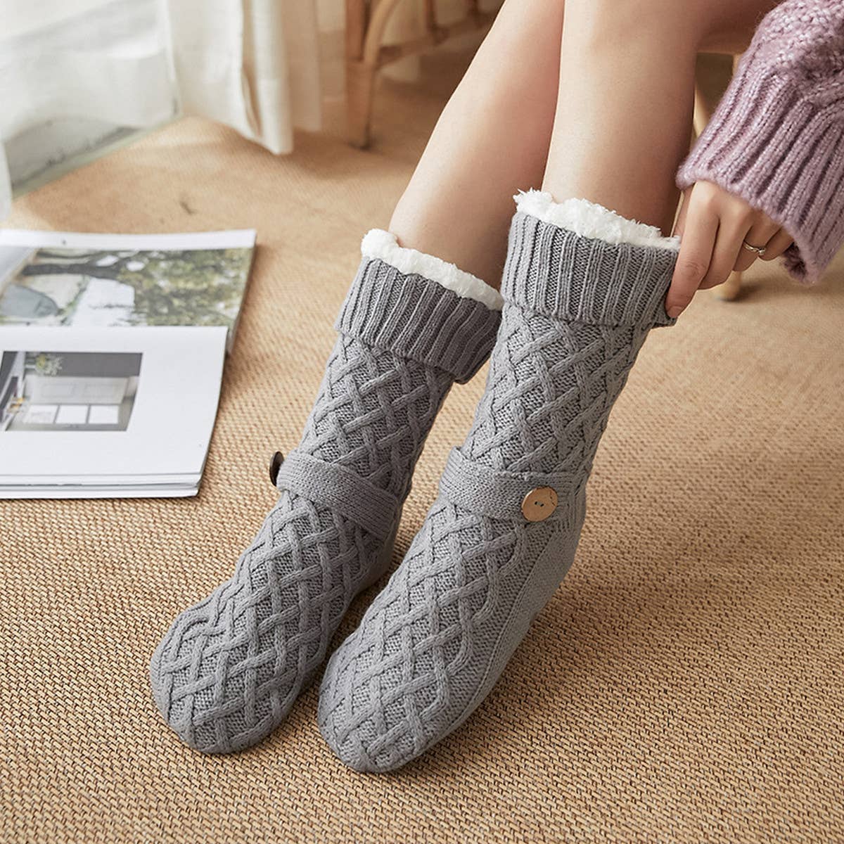 WINTER CHRISTMAS LEG COVERS PLUSH INDOOR SLIPPERS