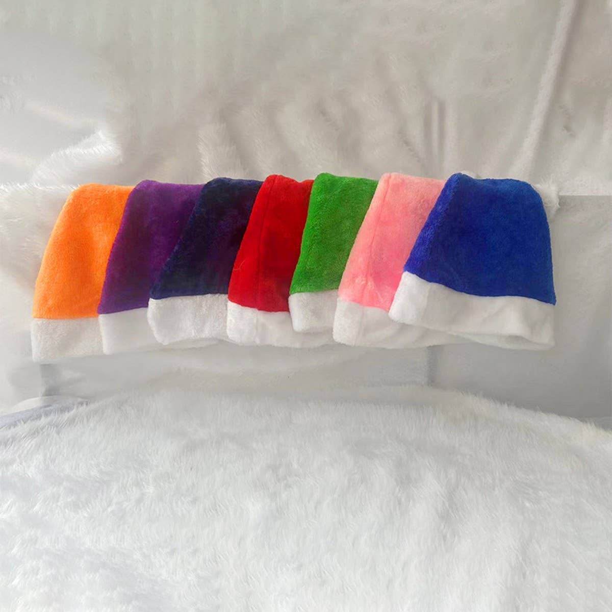 CWAH4069_CHRISTMAS COLORFUL SHORT PLUSH SANTA HAT