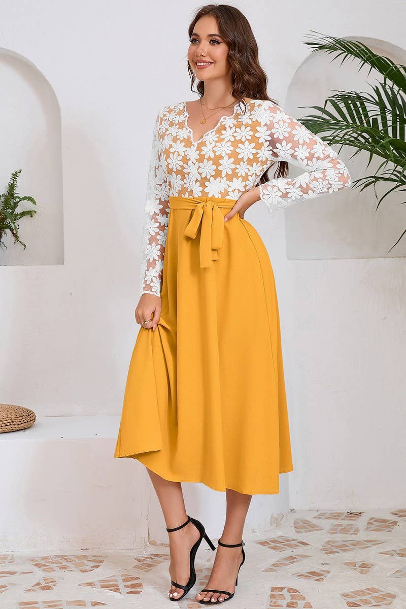 CWDMD3999_LACE-UP V-NECK LACE-TRIMMED CONTRAST DRESS