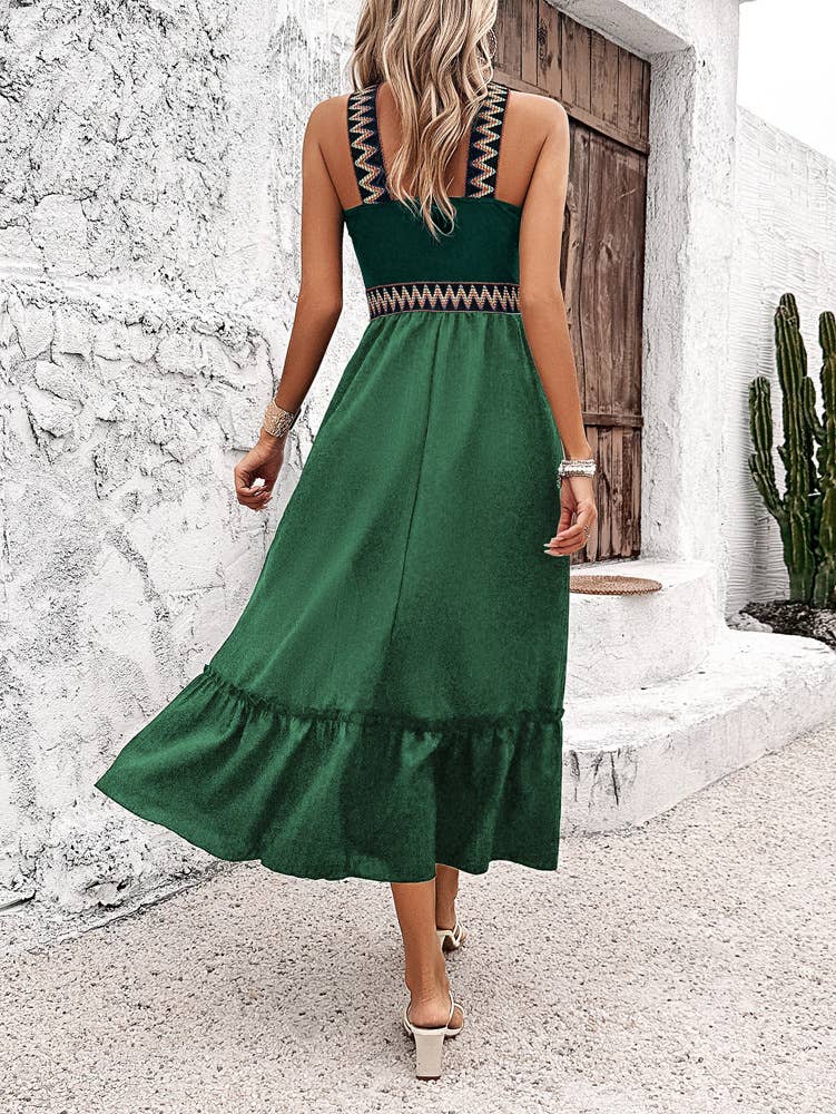 Elegant dress with neck and high waist