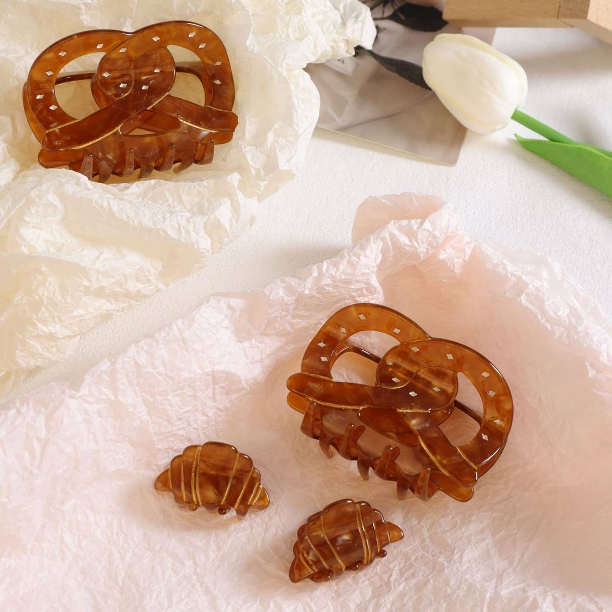 CWAHA4443_SIMPLE AND STYLISH AUSPICIOUS KNOT SHARK CLIP