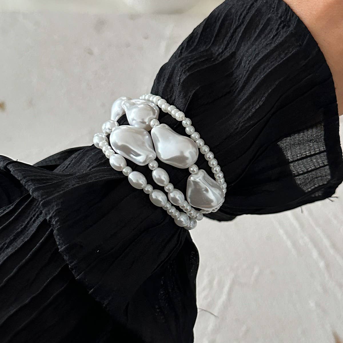 SIMPLE AND FASHIONABLE IRREGULAR BEADED BRACELET
