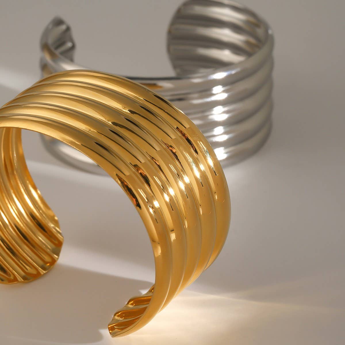 Vintage 18K Gold Multi-Layer Tube Open Cuff