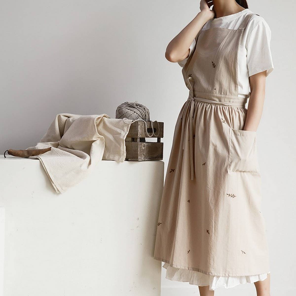 Flowers Embroidered cotton linen apron with pockets