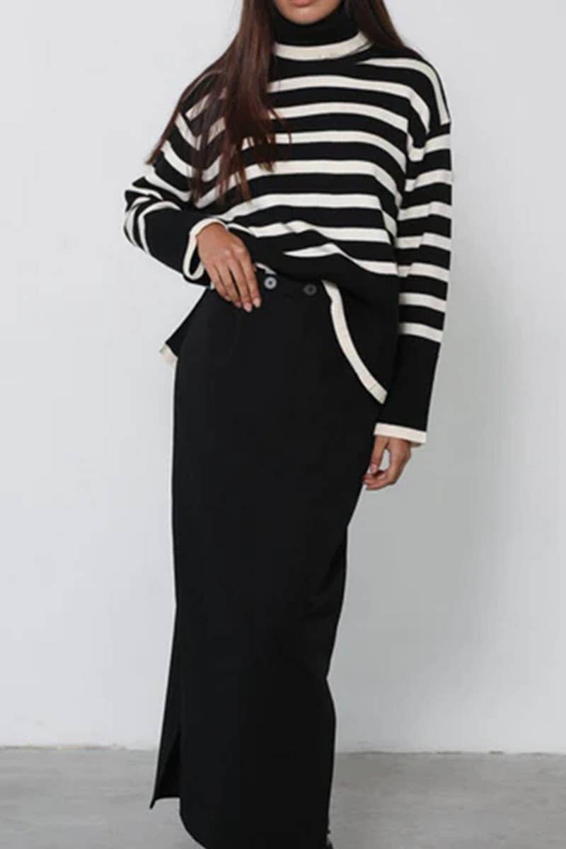 Black and white striped slit knit jumper