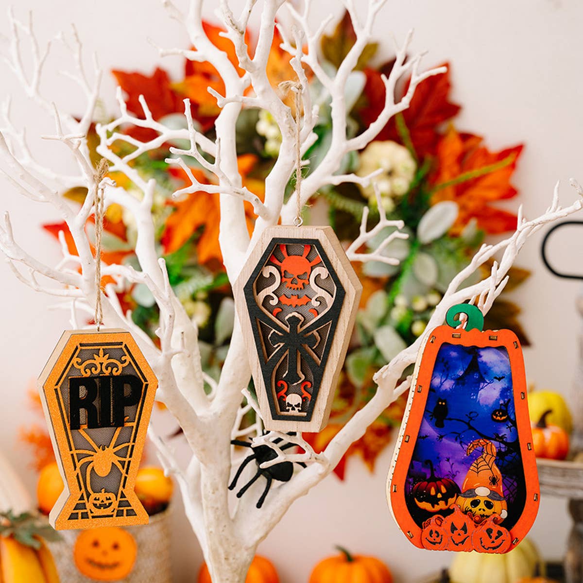 HALLOWEEN PUMPKIN PENDANT WITH LIGHT IN WOODEN BOX