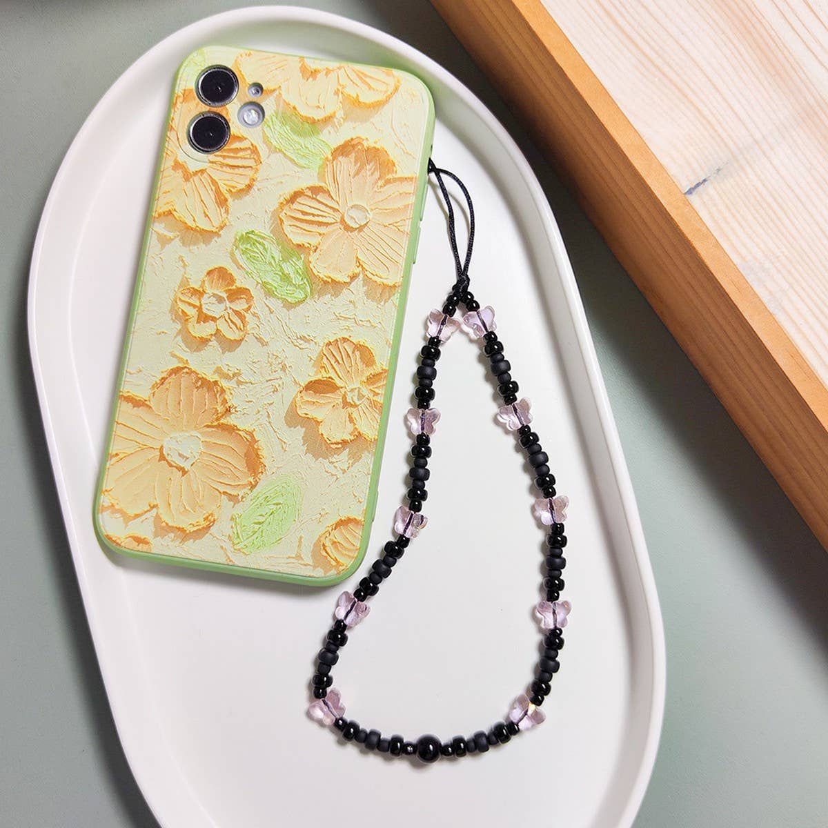 CWMM8729_CRYSTAL BUTTERFLY BLACK ROSE BEADED PHONE CHAIN