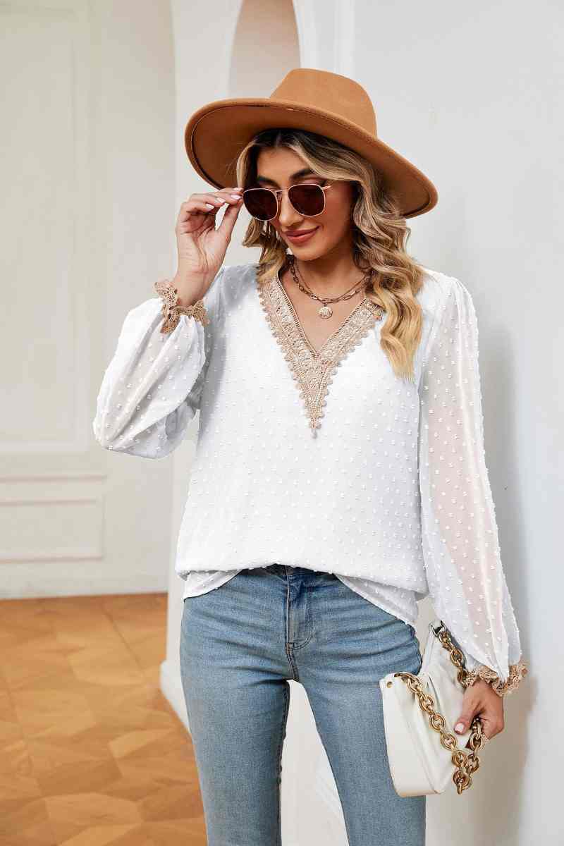 CWTBLL2831_FALL V-NECK LACE PATCHWORK LONG-SLEEVED TOP