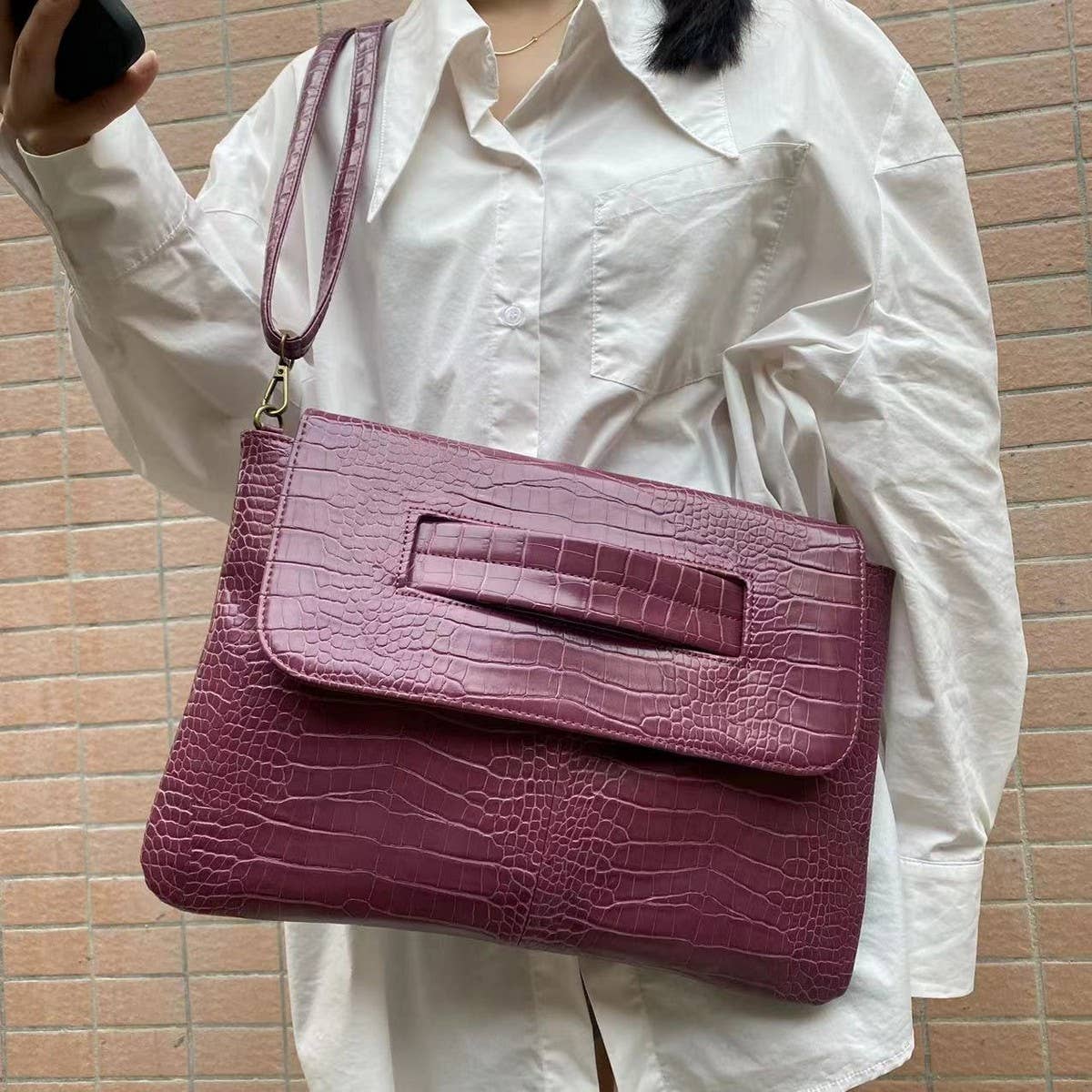 FASHIONABLE AND VERSATILE BLACK HAND BAGS_CWAB2603
