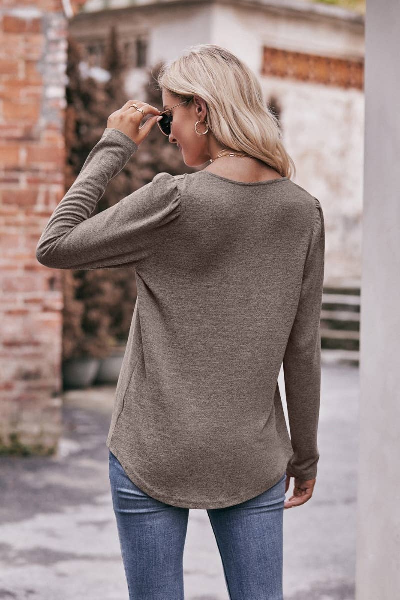 CWTBLL2738_SQUARE-NECK PLEATED LONG-SLEEVED TOP