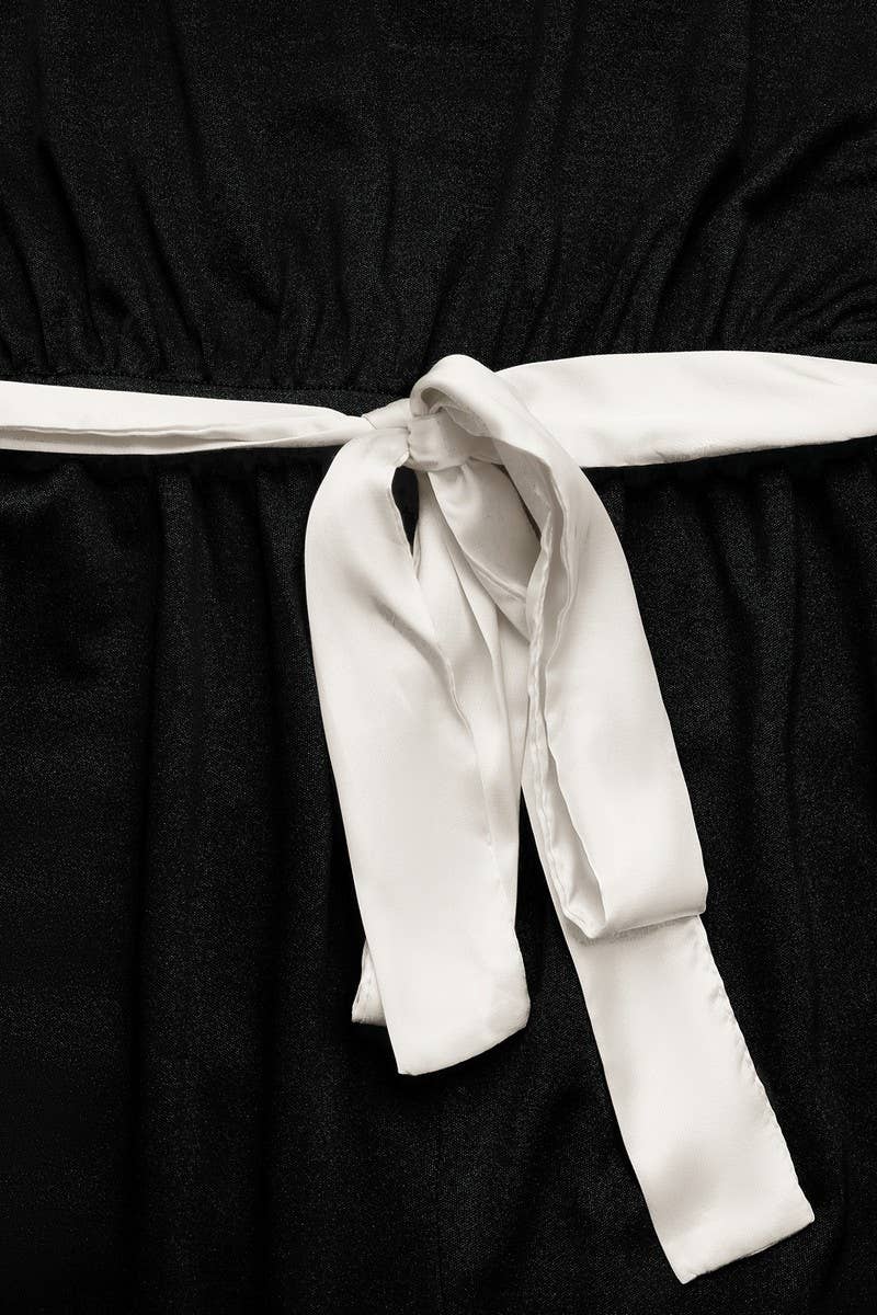 CWSJS1685_BLACK AND WHITE ONE SHOULDER BOW JUMPSUIT