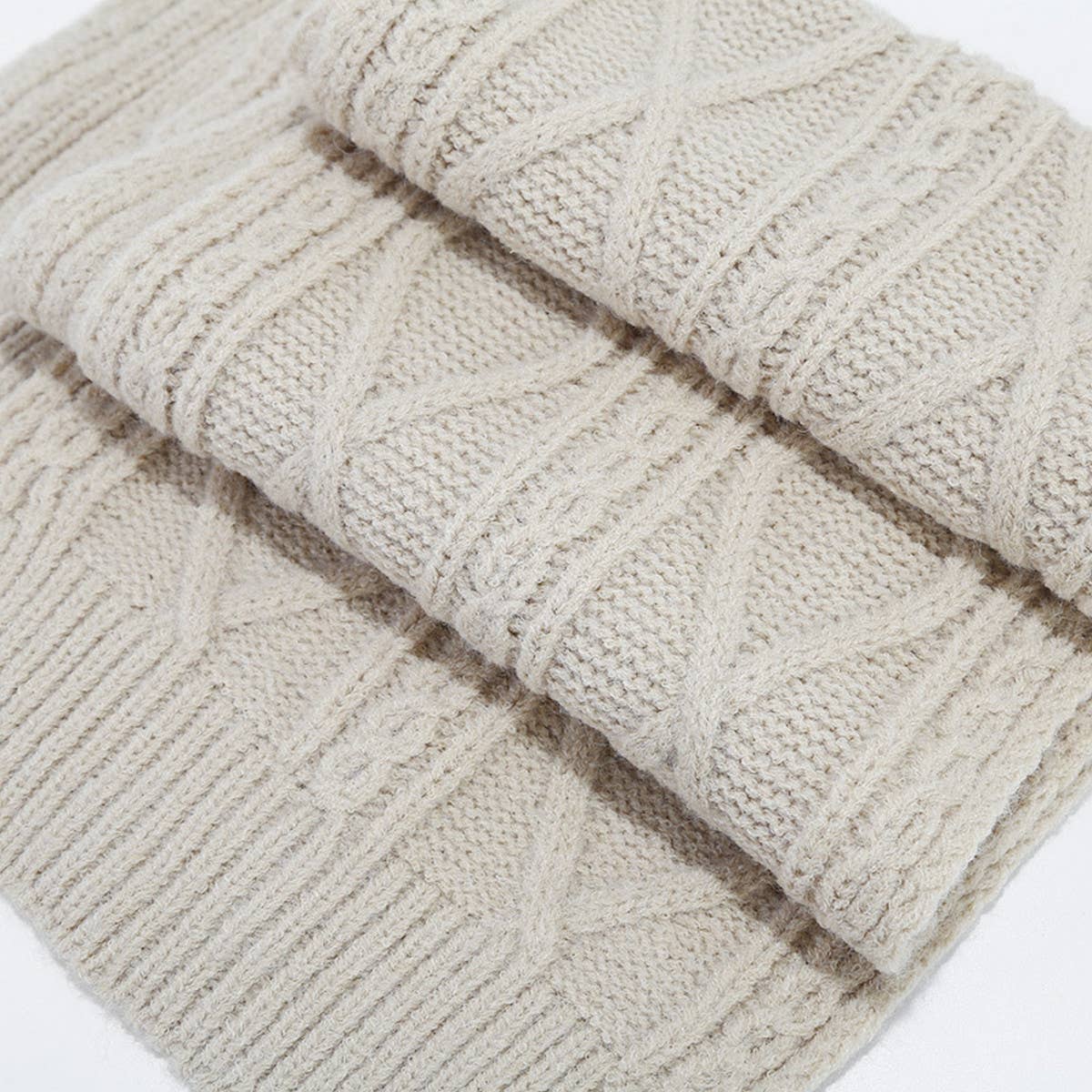 CABLE KNIT HAT, SCARF AND GLOVES THREE-PIECE SET_CWAH1580