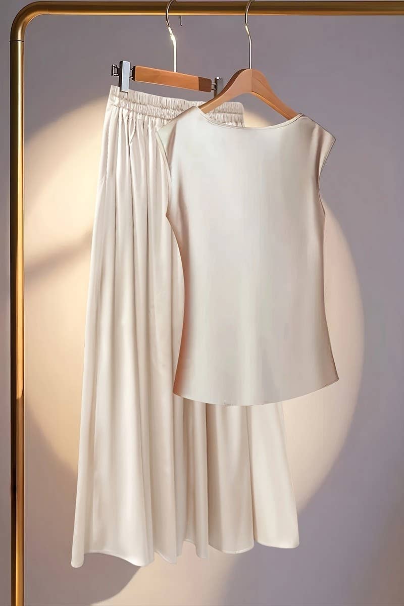 CWSTB2130_SATIN SLEEVELESS TOP & PLEATED SKIRT SET