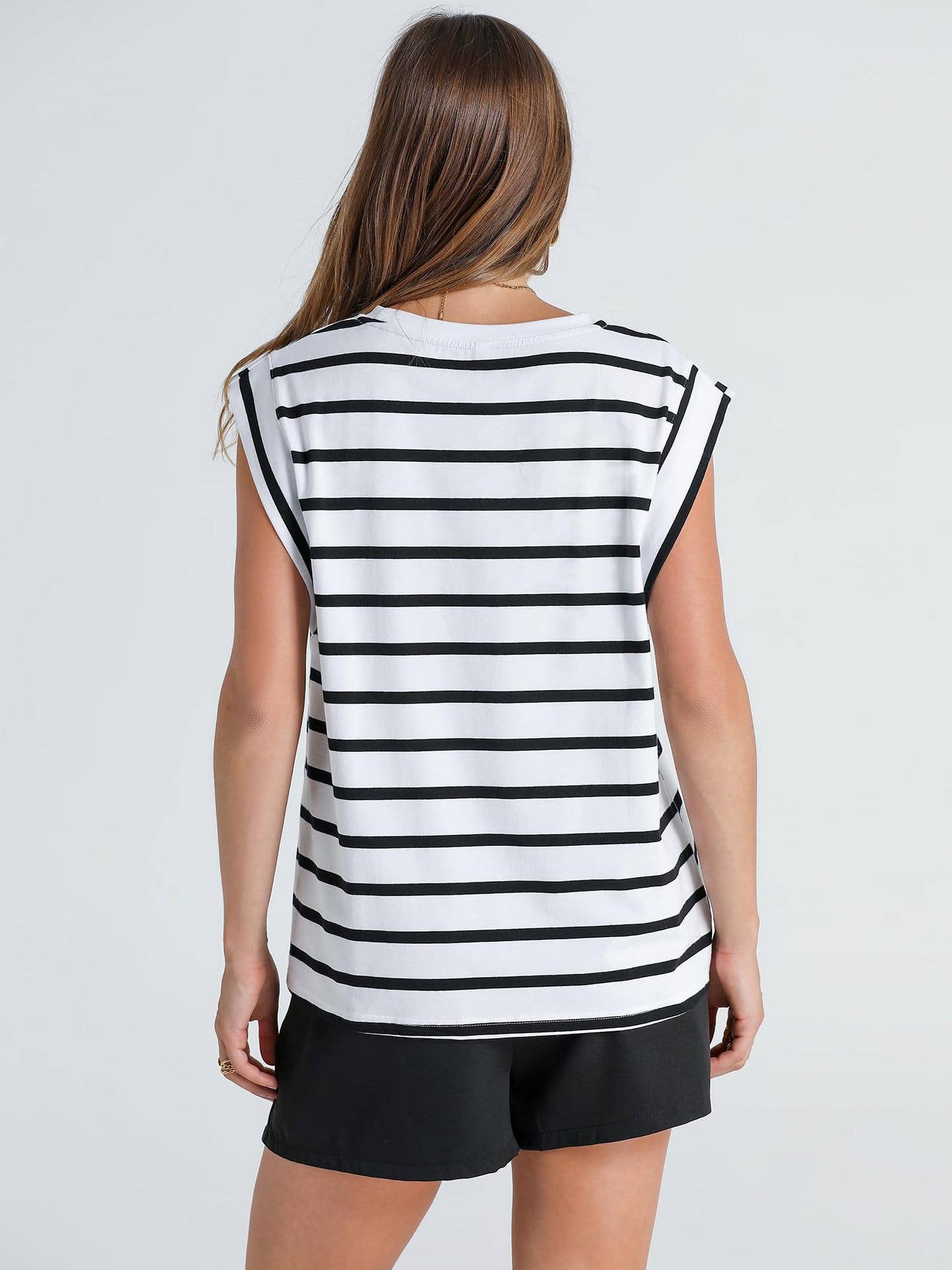 COLOR-CONTRAST STRIPED CREW NECK PULL-OVER VEST