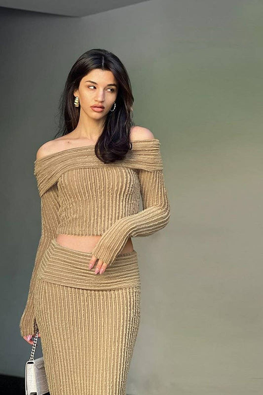 CWSTB1493_RIBBED OFF-SHOULDER BOAT NECK TOP SKIRT SET