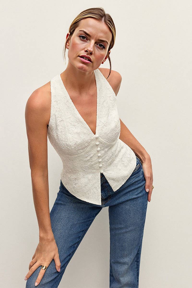 CWTBLSL1000_LACE TRIM V-NECK BUTTONED FITTED VEST TOP