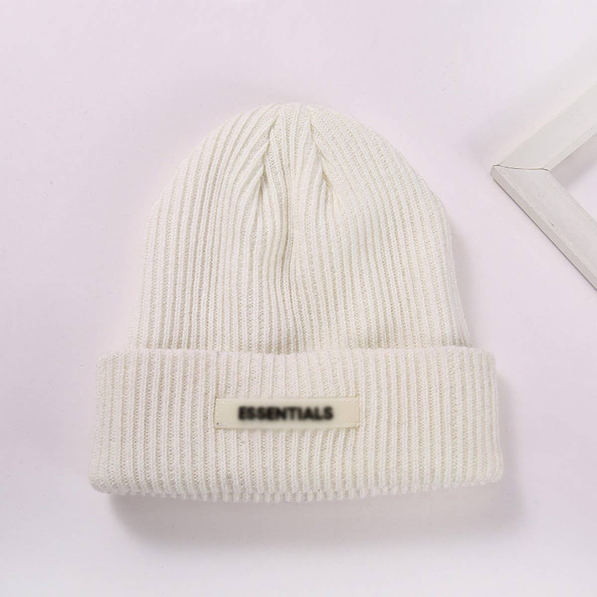 CWAH04342_ESSENTIALS LETTER PATCH KNIT BEANIE HAT