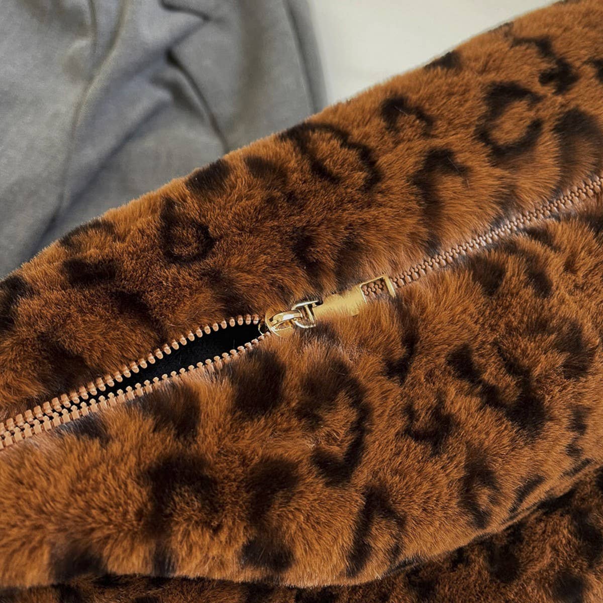 WINTER LEOPARD PRINT SHOULDER CROSSBODY PLUSH BAG_CWAB3913