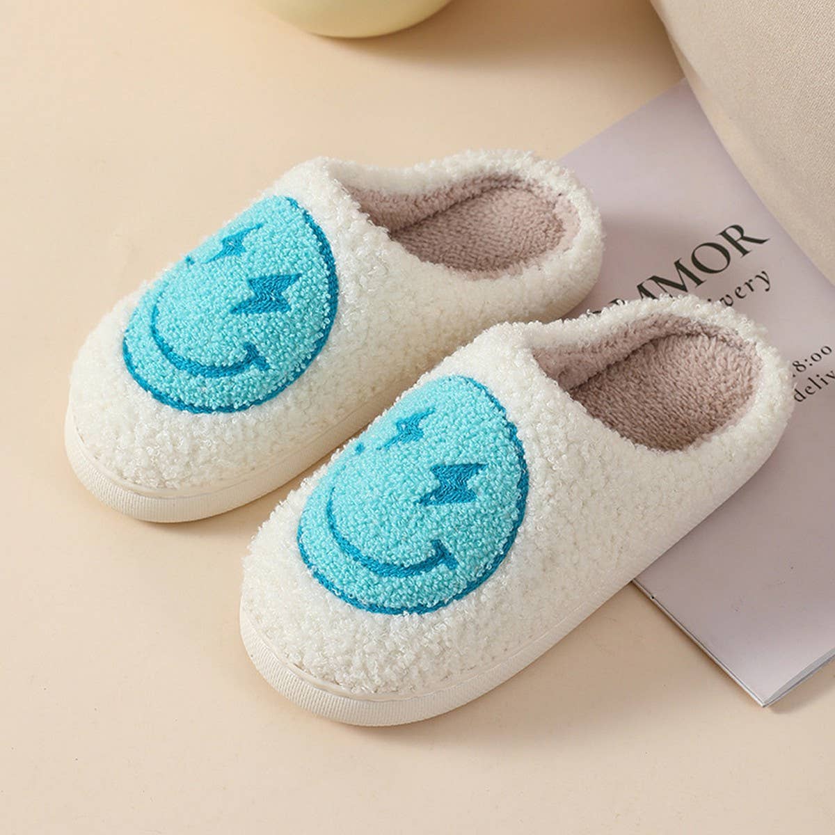 THUNDER EYE SMILING FACE LEOPARD PLUSH SLIPPERS
