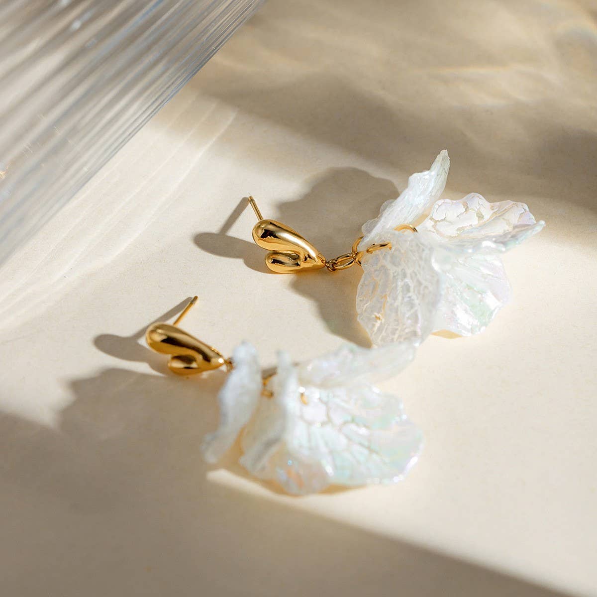 COLORFUL HEART SHELL PETAL EARRINGS