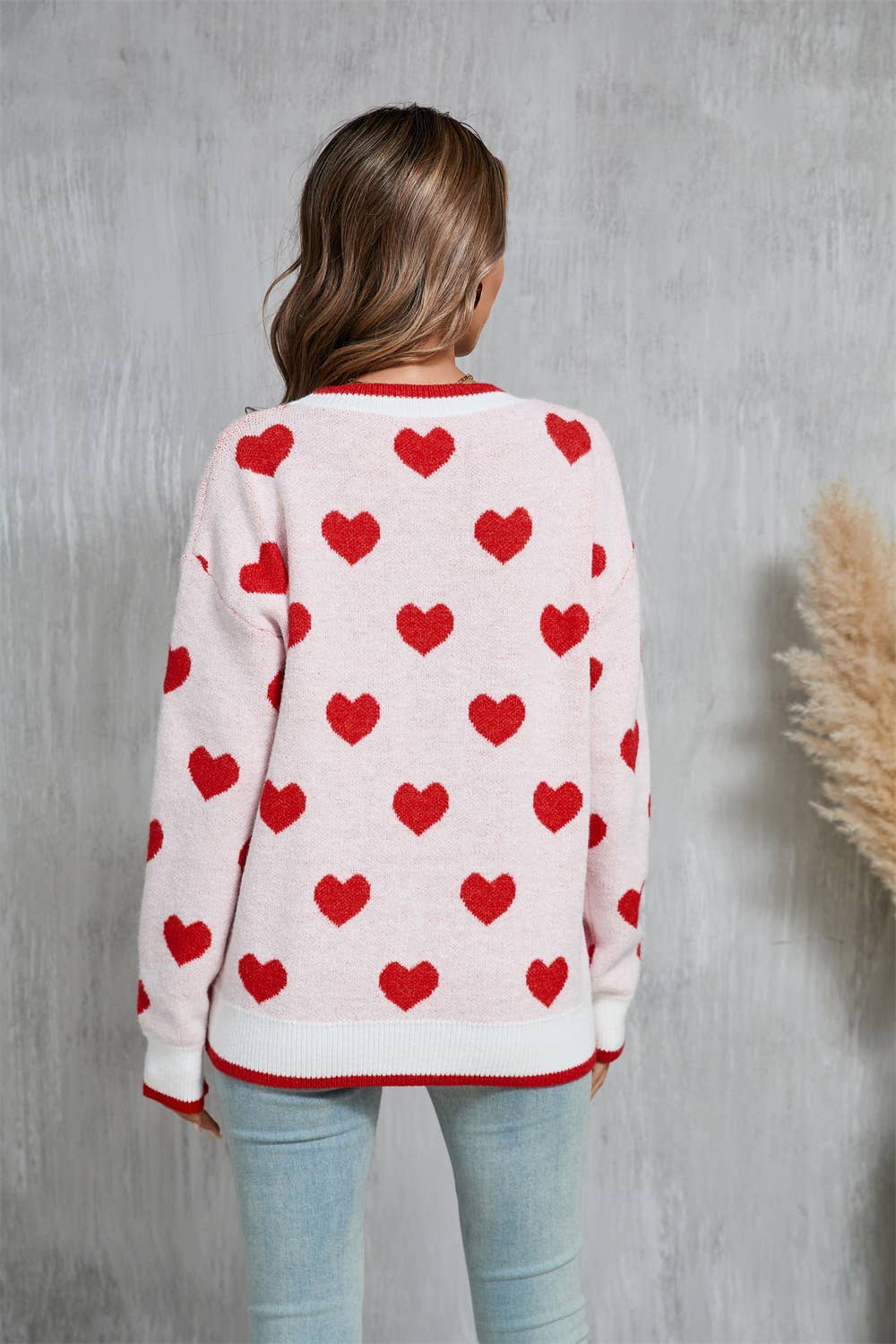 Color contrast heart long sleeve knit sweater