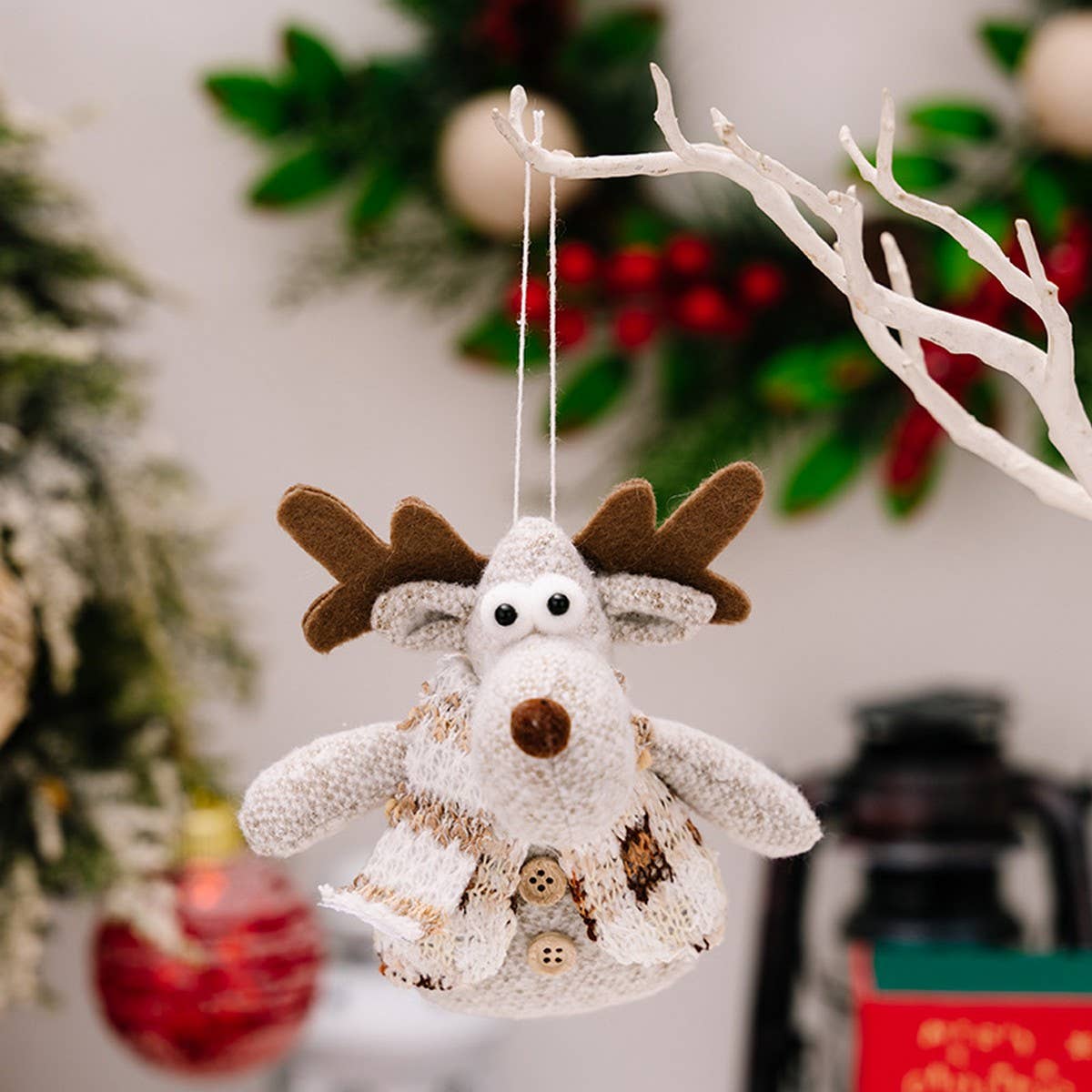 CWMM10303_EUROPEAN SANTA SNOWMAN REINDEER TREE ORNAMENT