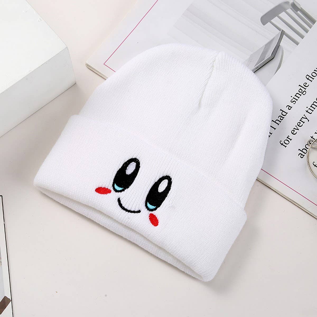 CWAH04353_PINK KIRBY SMILEY KNIT BEANIE