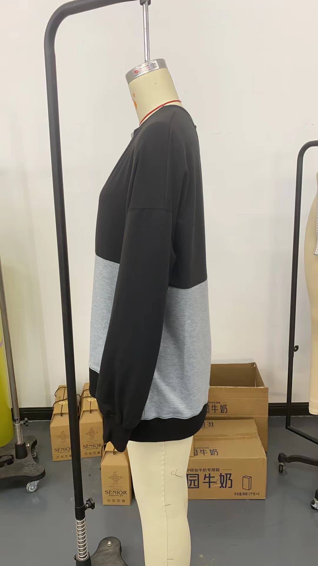 Casual multicolored velvet buttoned long hoodie