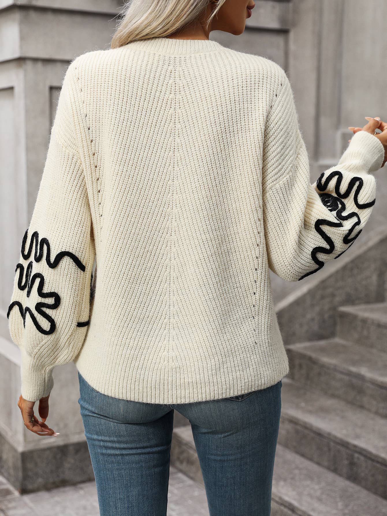 Fashionable jacquard round-neck knitted sweater