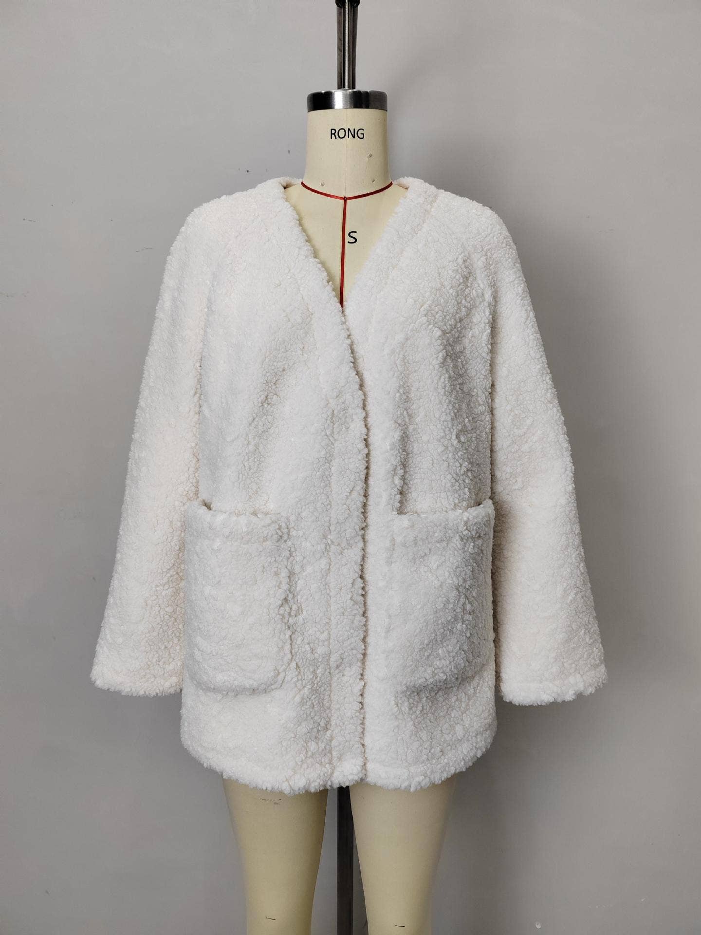 Fashionable lamb wool and velvet plump coat