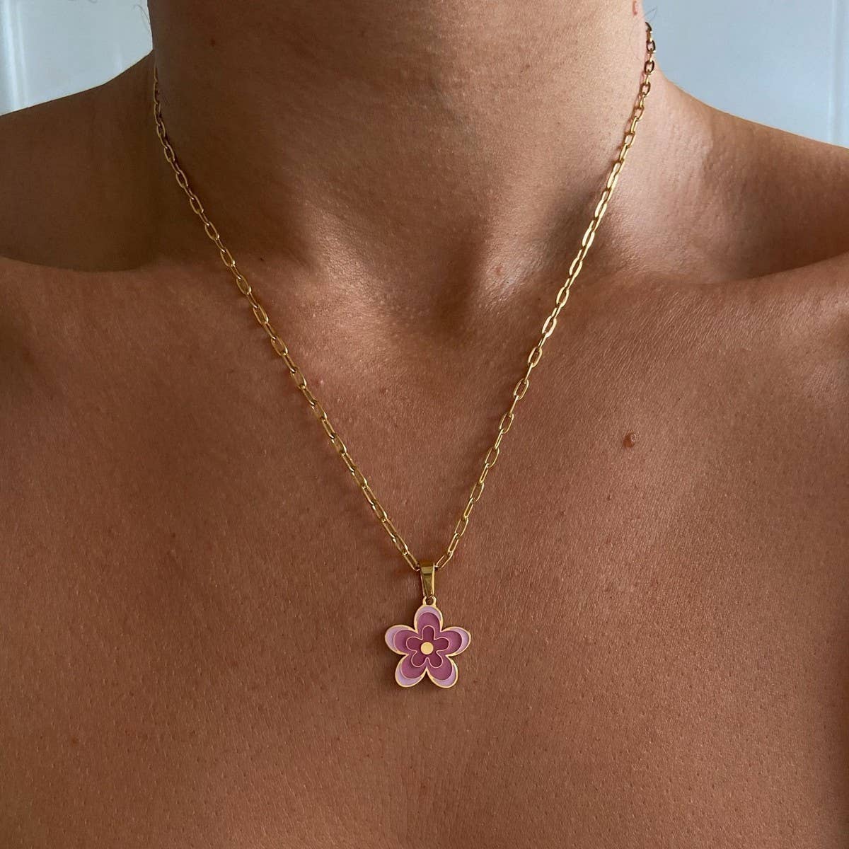 MULTI-LAYERED OIL DRIPPING FLOWER PENDANT NECKLACE