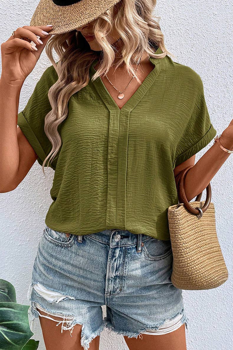 A stylish simple wrinkly thin breathable jumper