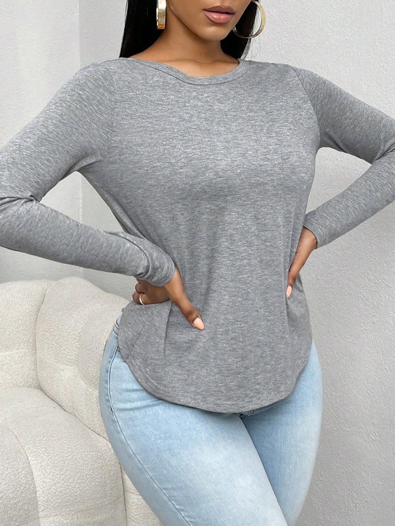 Backless sexy round-neck long-sleeved T-shirt