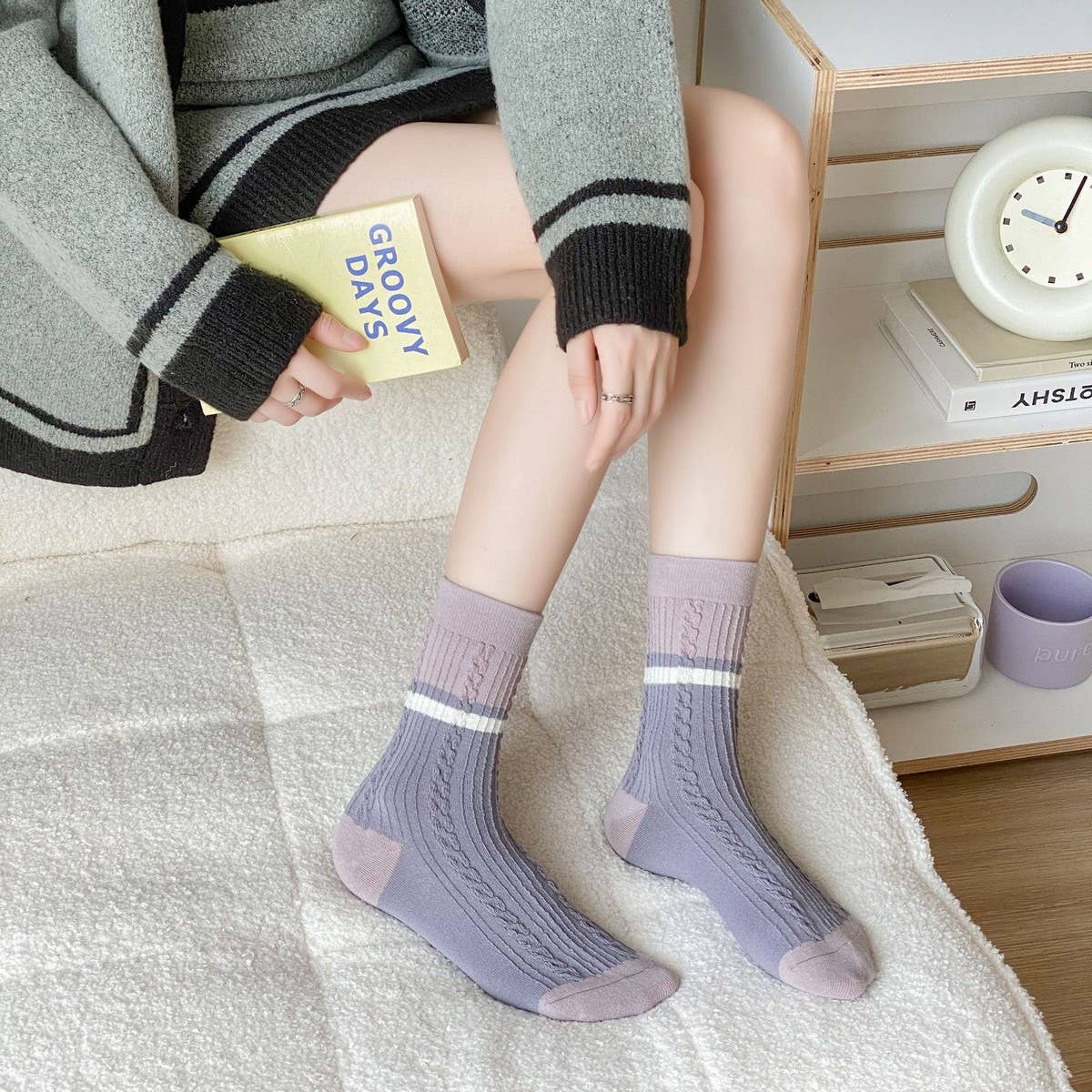VERSATILE COLOR-BLOCK STRIPED WOMEN'S SOCKS