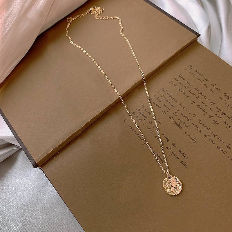 Layered freshwater pearl collarbone chain