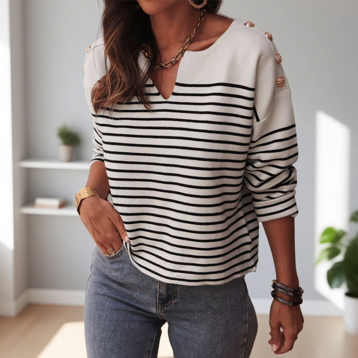 Elegant long-sleeved notched collar knit sweater