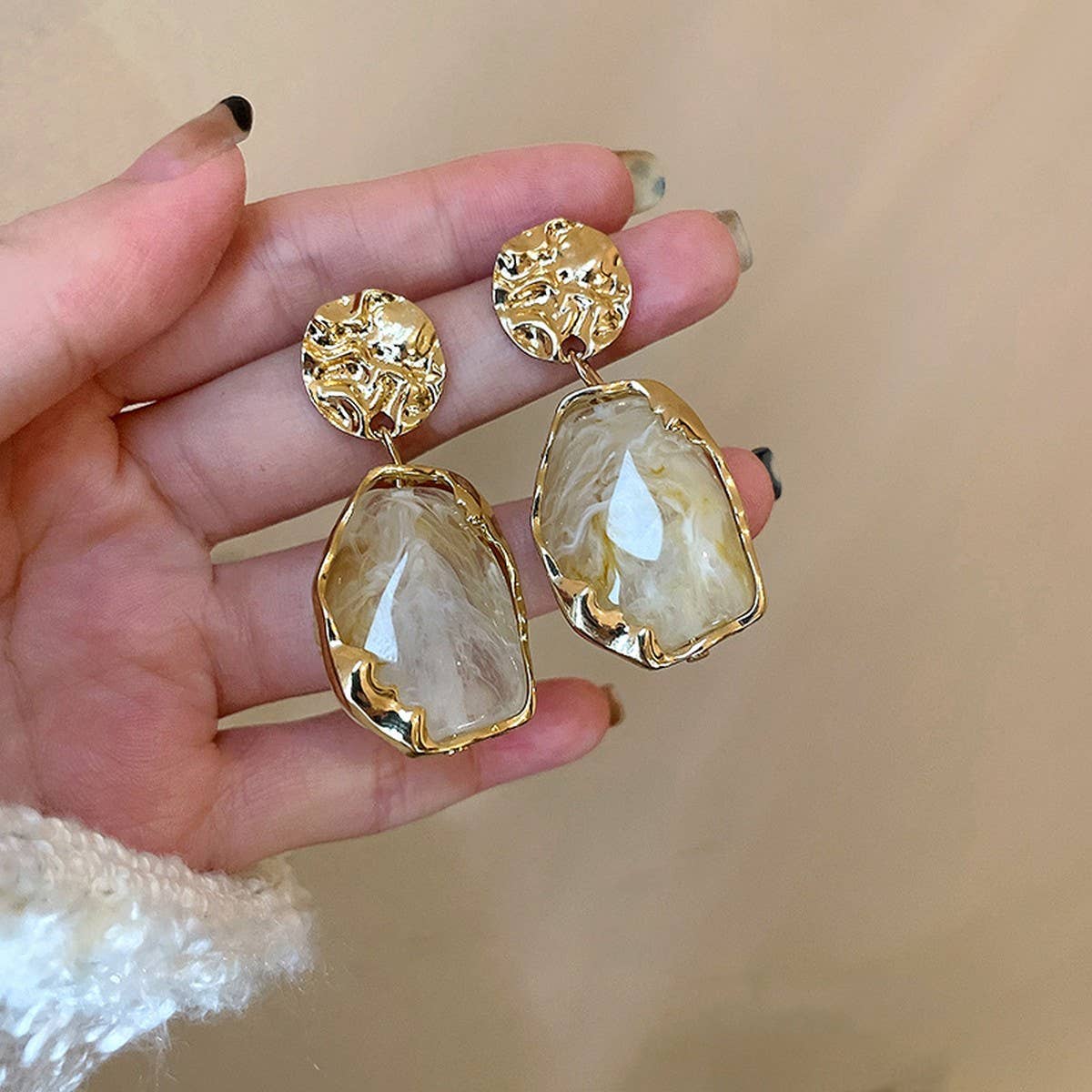 PLEATED GEOMETRIC FRENCH VINTAGE EARRINGS_CWAJE2322